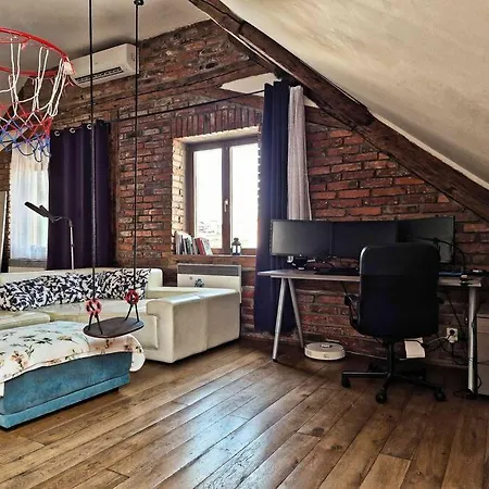 Cozy Private Flat In Center Apartment