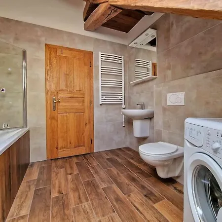 Cozy Private Flat In Center Apartment