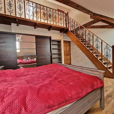 Cozy Private Flat In Center Apartment